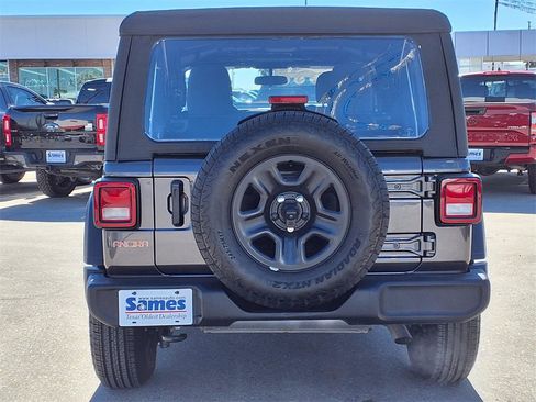 Used 2025 Jeep Wrangler Sport image 6