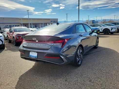 Used 2025 Hyundai Elantra Sport image 8