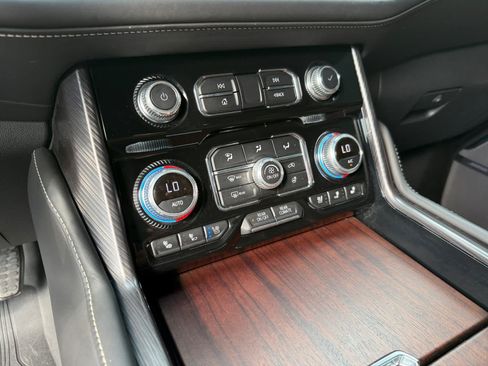 Used 2023 GMC Yukon XL Denali Ultimate AWD/4WD image 20