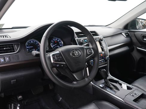 Used 2016 Toyota Camry XLE w/ Moonroof Package FWD image 23
