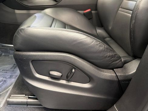 Used 2023 Porsche Cayenne Platinum Edition AWD/4WD image 13