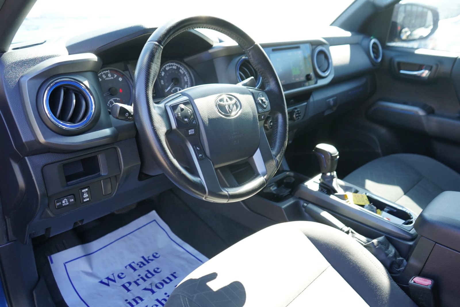 Used 2016 Toyota Tacoma TRD Off-Road RWD image 9