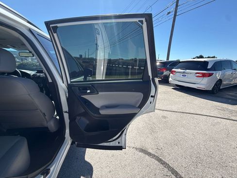 Used 2016 Subaru Forester 2.5i Limited AWD/4WD image 16
