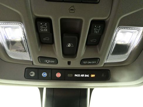 Used 2022 GMC Sierra 1500 Denali w/ Denali Premium Package AWD/4WD image 34