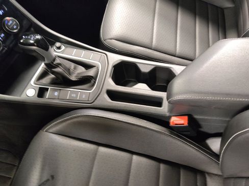 Used 2024 Volkswagen Jetta SE FWD image 26