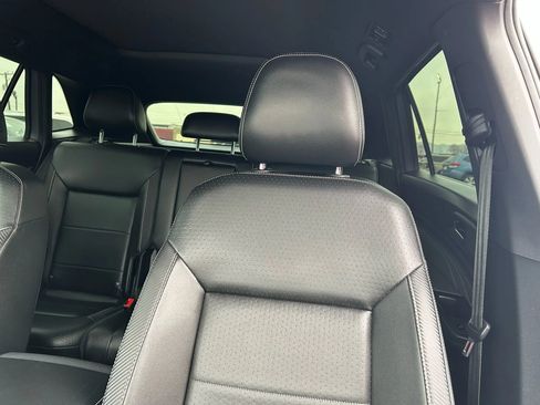 Used 2022 Volkswagen Atlas Cross Sport SEL R-Line image 9