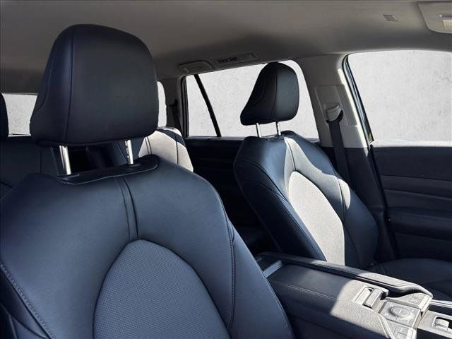 Certified 2025 Toyota Grand Highlander AWD image 28