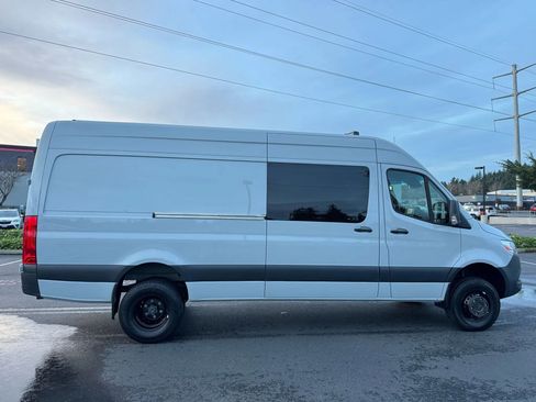 Used 2021 Mercedes-Benz Sprinter 3500 image 12