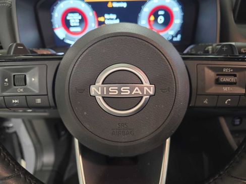 Used 2024 Nissan Rogue SL w/ SL Premium Package FWD image 23