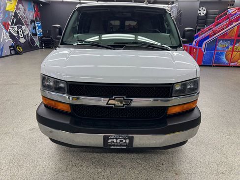 Used 2017 Chevrolet Express 3500 LT w/ LT Preferred Equipment Group image 8