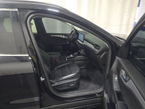 Used 2024 Ford Escape Platinum image 10