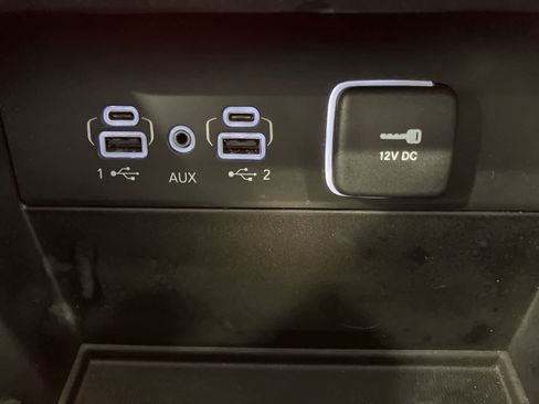 Used 2023 Jeep Grand Cherokee Limited image 18