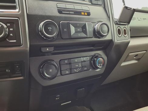 Used 2017 Ford F250 XLT w/ XLT Value Package image 16