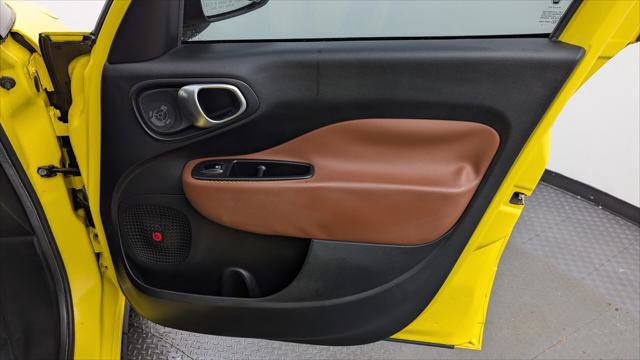 Used 2014 FIAT 500L Trekking w/ Popular Equipment Group FWD image 23
