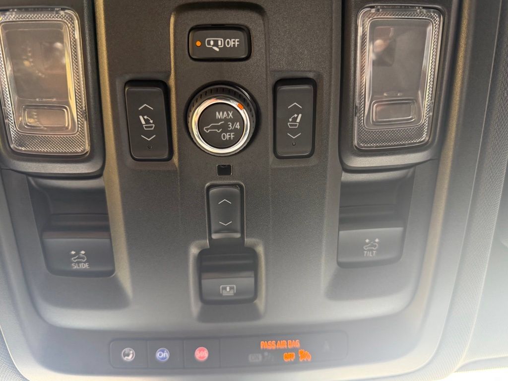 Used 2023 Chevrolet Tahoe High Country RWD image 40