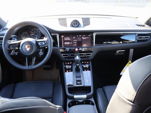 Certified 2026 Porsche Macan Turbo AWD/4WD image 20
