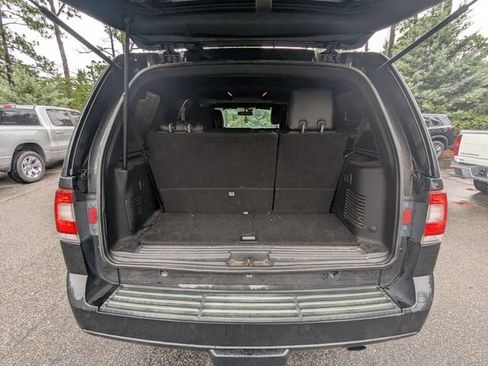 Used 2015 Lincoln Navigator 4WD image 12