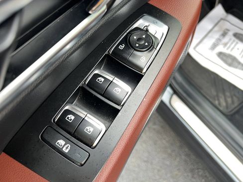 Used 2023 Kia Telluride SX image 11