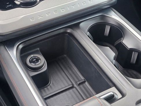 Certified 2025 Ford Expedition Active AWD/4WD image 34