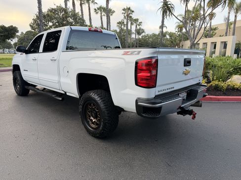 Used 2019 Chevrolet Silverado 2500 LT AWD/4WD image 4
