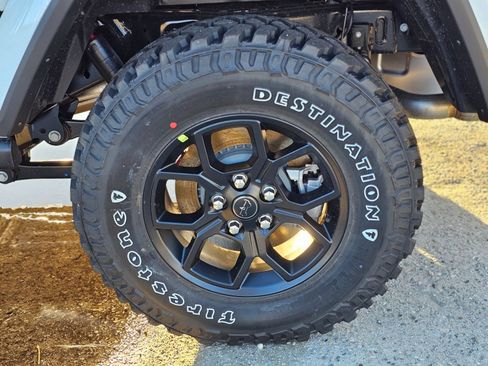 New 2026 Jeep Gladiator Willys AWD/4WD image 9