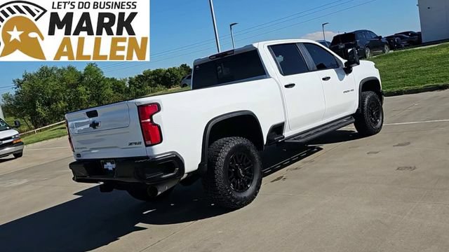 Used 2025 Chevrolet Silverado 2500 ZR2 w/ Technology Package AWD/4WD image 8
