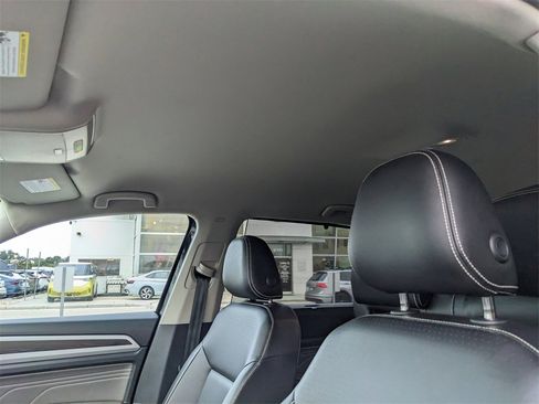 Certified 2023 Volkswagen Atlas SE image 25