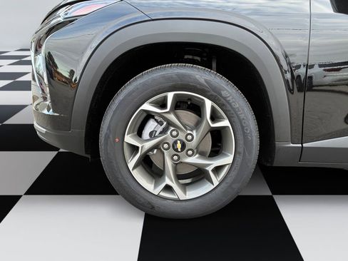 New 2026 Chevrolet Trax LT w/ Sunroof Package image 14
