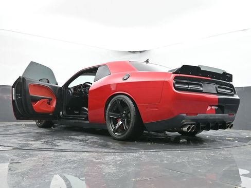 Used 2016 Dodge Challenger SRT Hellcat image 91