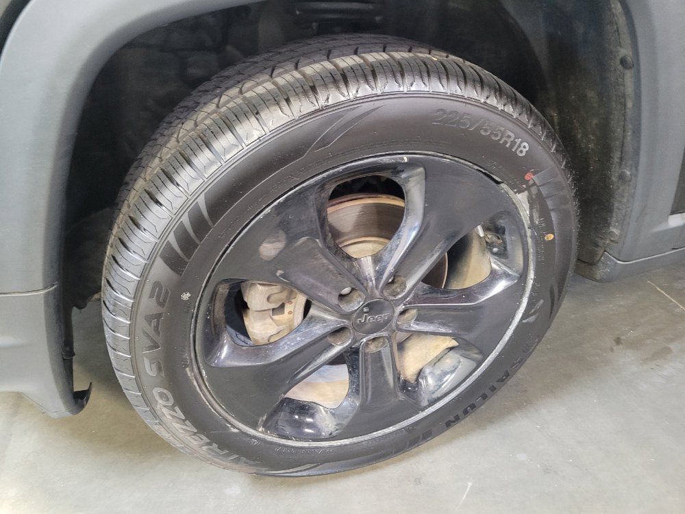 Used 2018 Jeep Compass Latitude w/ Popular Equipment Group FWD image 31