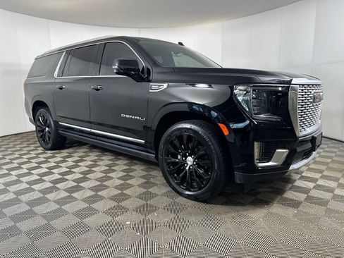 Used 2021 GMC Yukon XL Denali w/ Denali Premium Package image 2