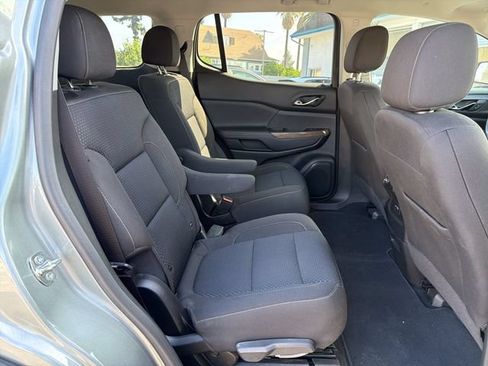 Used 2023 GMC Acadia SLE w/ Elevation Edition FWD image 5