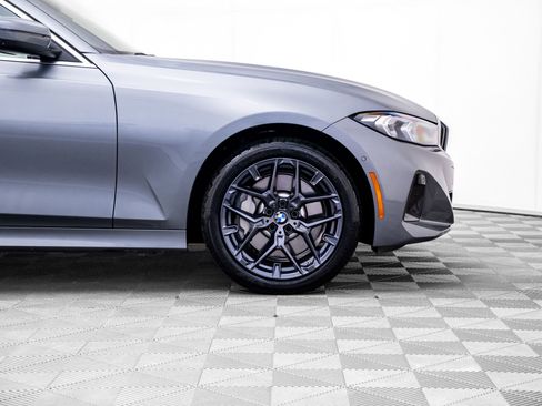 Certified 2025 BMW 330i xDrive Sedan w/ Premium Package AWD/4WD image 36