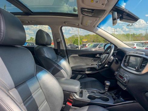 Used 2020 Kia Sorento SX image 17