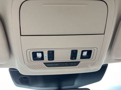 Used 2024 Ford Explorer Limited image 46