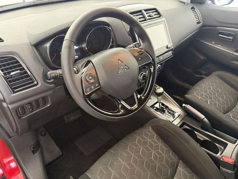 Used 2025 Mitsubishi Outlander Sport LE AWD/4WD image 15