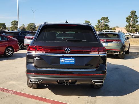 New 2026 Volkswagen Atlas SE image 6