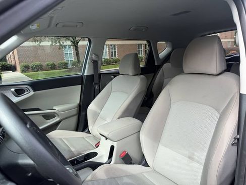 Certified 2023 Kia Soul LX w/ Option Group 015 FWD image 11