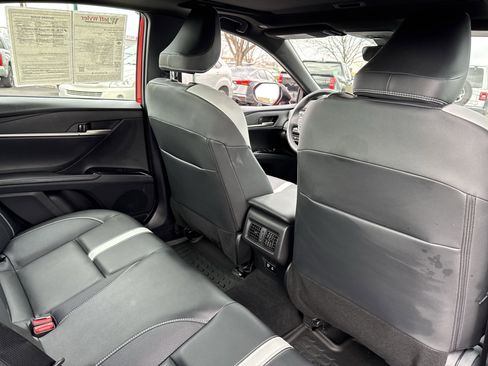 Used 2025 Toyota Camry SE w/ Multimedia Upgrade Package image 35