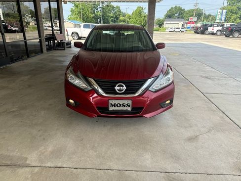 Used 2017 Nissan Altima 2.5 SV FWD image 2