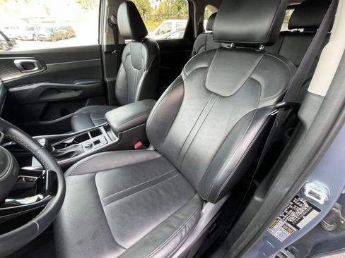Used 2024 Kia Sorento S image 39