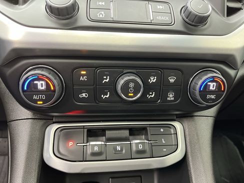 Certified 2023 GMC Acadia SLE w/ Driver Convenience Package image 25