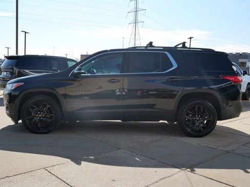 Used 2020 Chevrolet Traverse LT w/ LPO, Blackout Package image 4