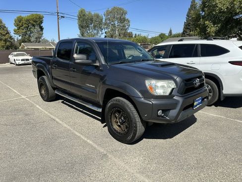 Used 2013 Toyota Tacoma PreRunner w/ TRD Sport Pkg RWD image 15