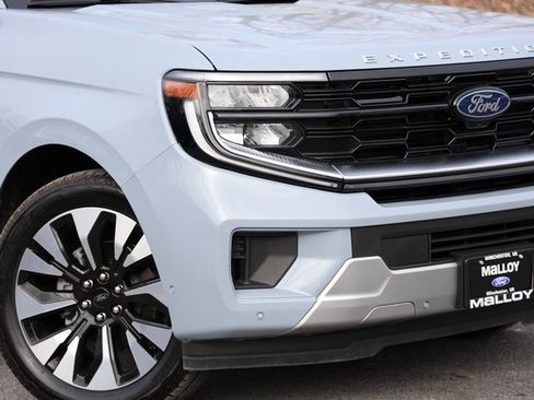 Used 2025 Ford Expedition Platinum w/ Driver's Package image 6