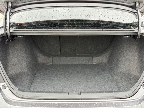 Used 2018 Honda Accord Touring image 32