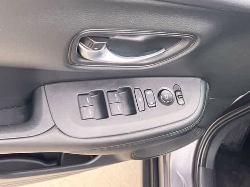 Used 2025 Honda HR-V LX image 30