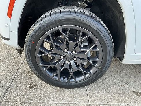 Used 2023 Jeep Grand Cherokee L Summit image 13