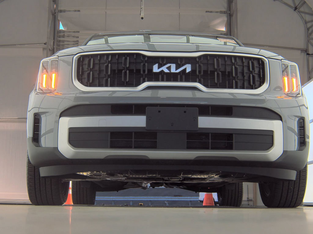 Used 2024 Kia Telluride EX AWD/4WD image 4