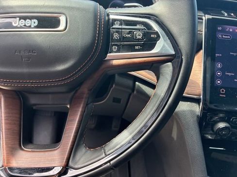 Used 2022 Jeep Grand Cherokee L Summit w/ Advanced Protech Group IV AWD/4WD image 24